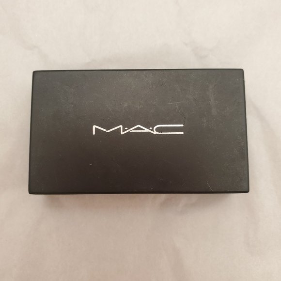 MAC Eye Shadow Suite x2 Counterparts - Picture 3 of 4